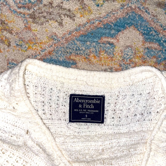 Abercrombie & Fitch Lightweight Knit Sweater - Picture 2 of 3